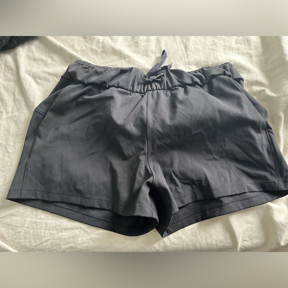 Lululemon On the Fly Shorts sz8